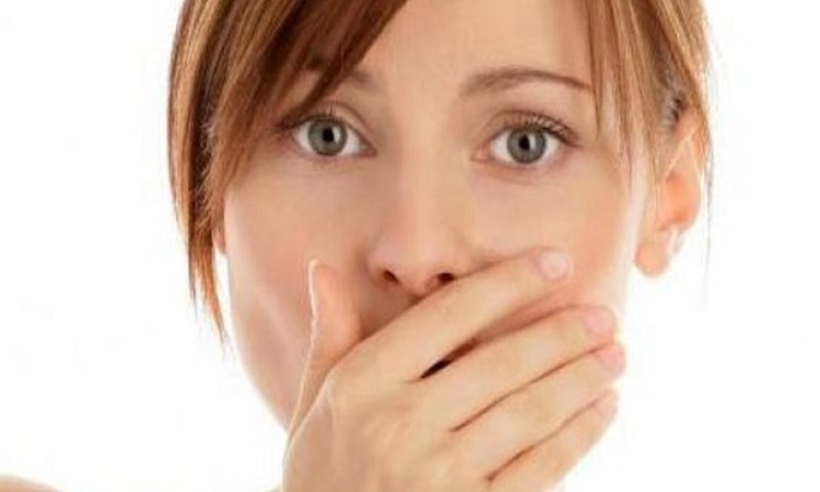 9 τρόποι για να εξαφανίσετε την κακή αναπνοή μια για πάντα